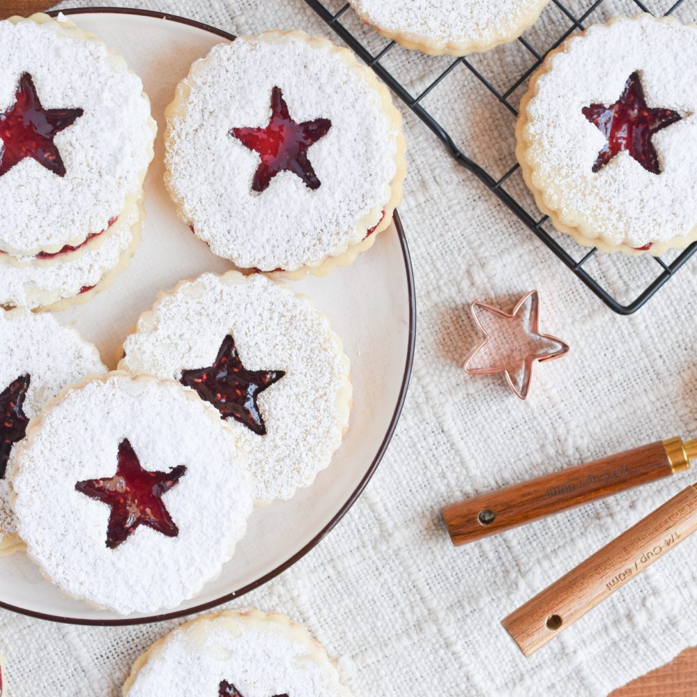 Raspberry Linzer Rounds (26)
