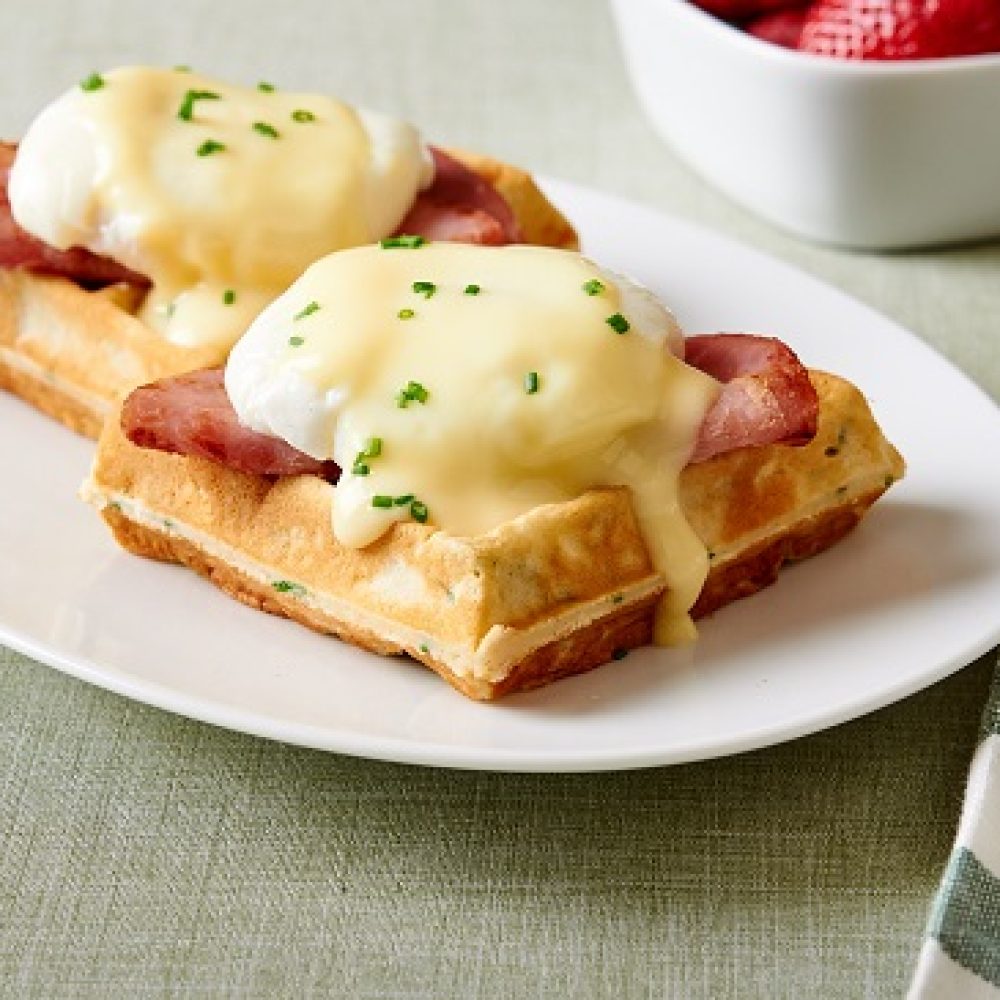 eggs-benedict-over-waffles-lr